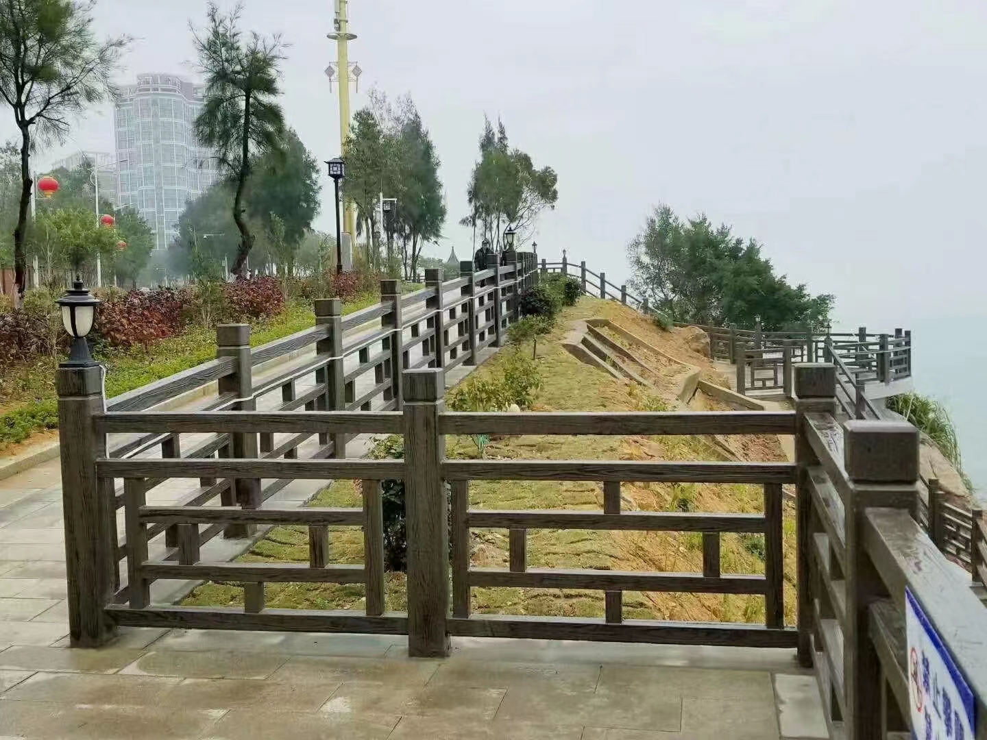 仿木圍欄的綠化技巧為空間增加活力！